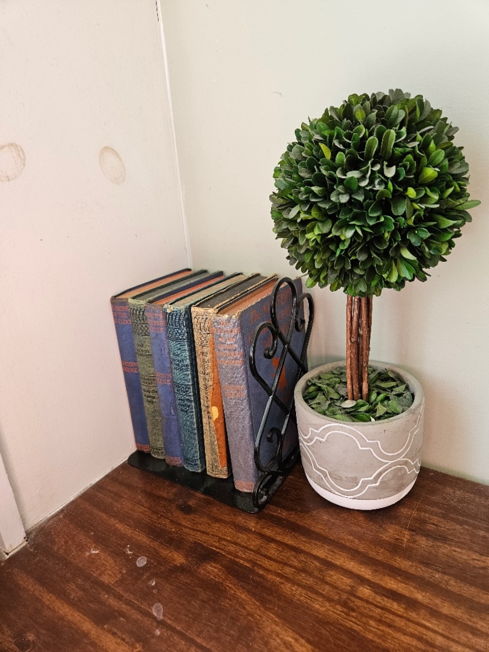 Nancy Drew by Carolyn Keene